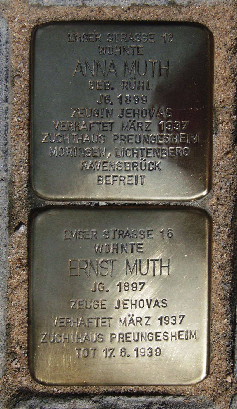 Stolpersteine für Anna und Ernst Muth
